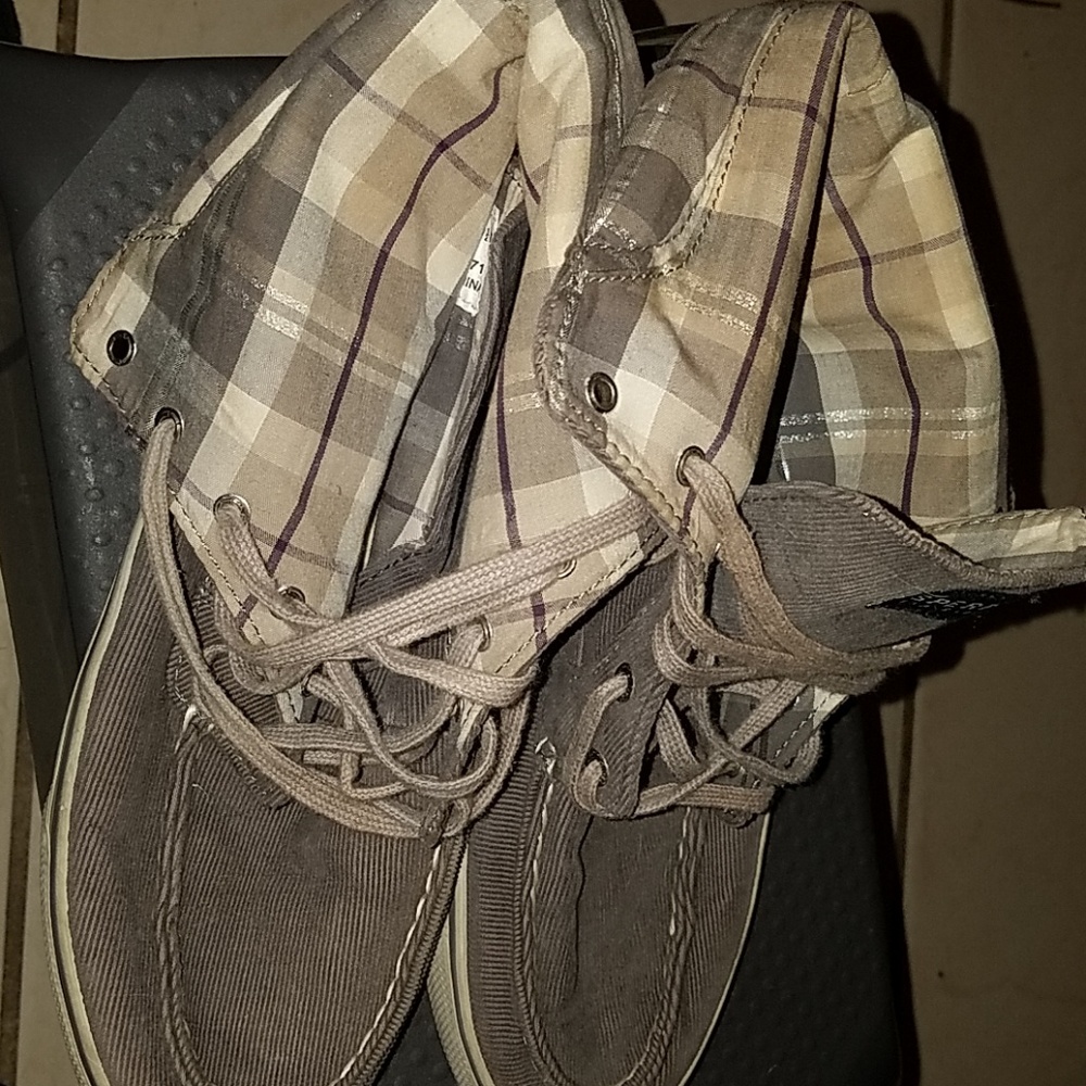 Sperry - Picture 2 of 2